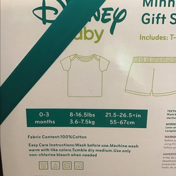 Minnie Mouse layette set - Picture 4 of 5